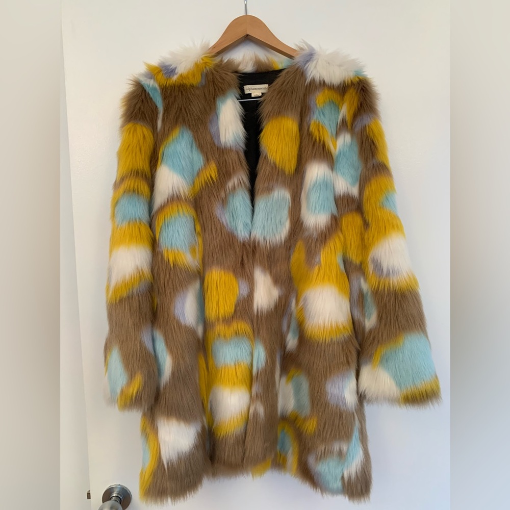 Alphamoment Faux Fur coat